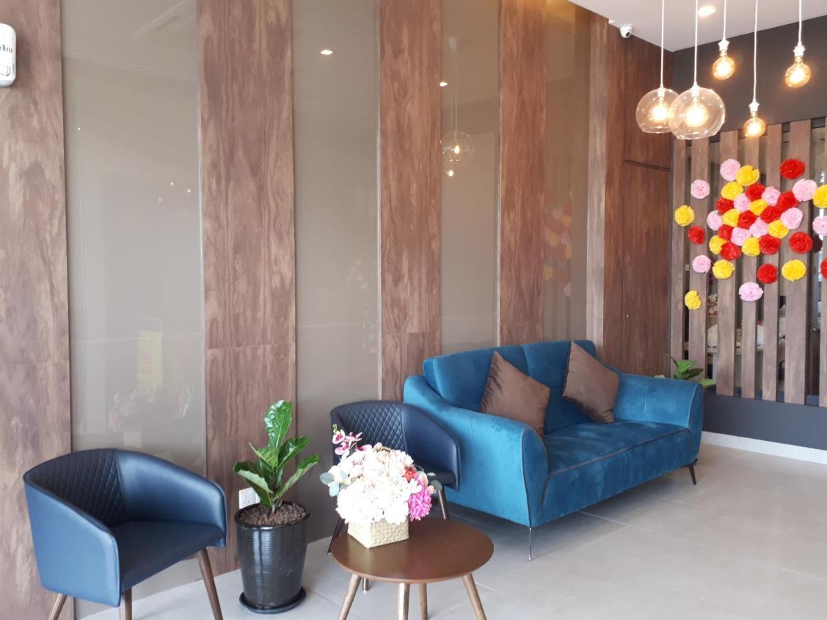Hotin Inn Kuching Bagian luar foto